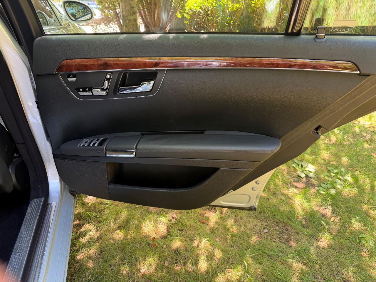 Mercedes-Benz S-Class S550 2007