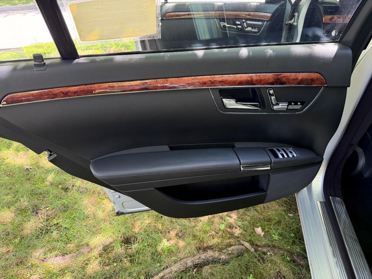 Mercedes-Benz S-Class S550 2007