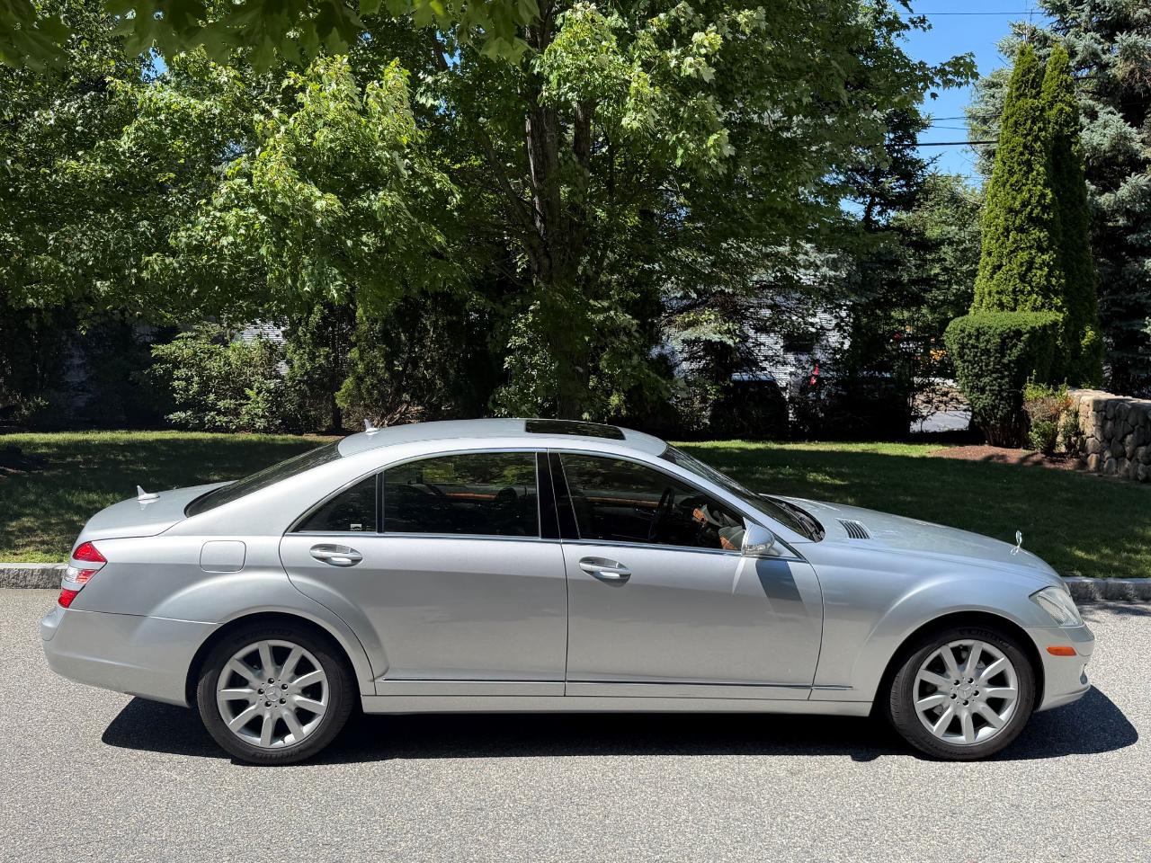 Mercedes-Benz S-Class S550 2007