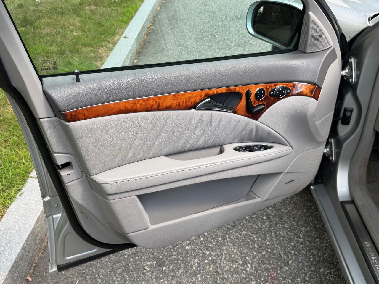 Mercedes-Benz E-Class Wagon E320 2004