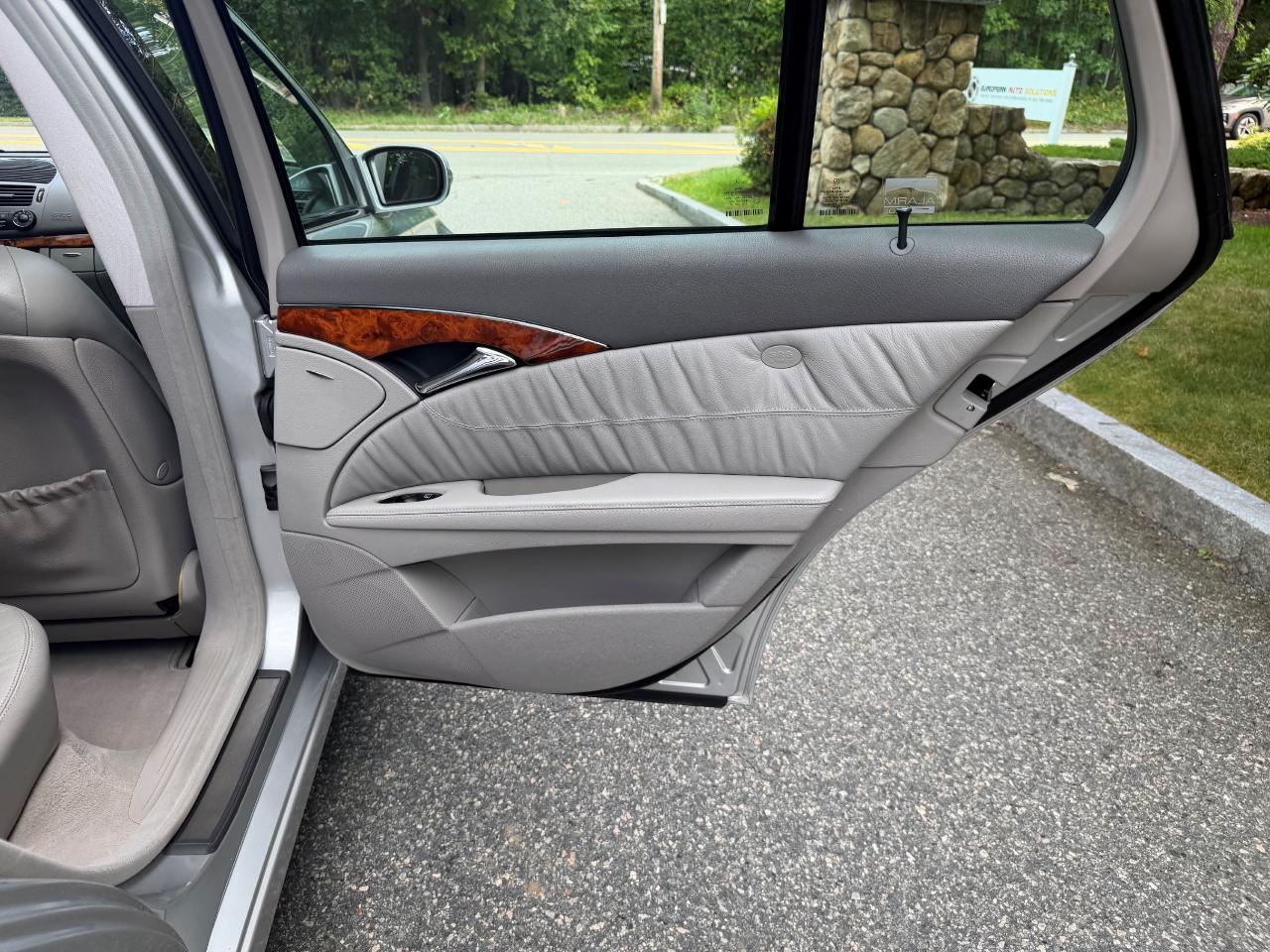 Mercedes-Benz E-Class Wagon E320 2004