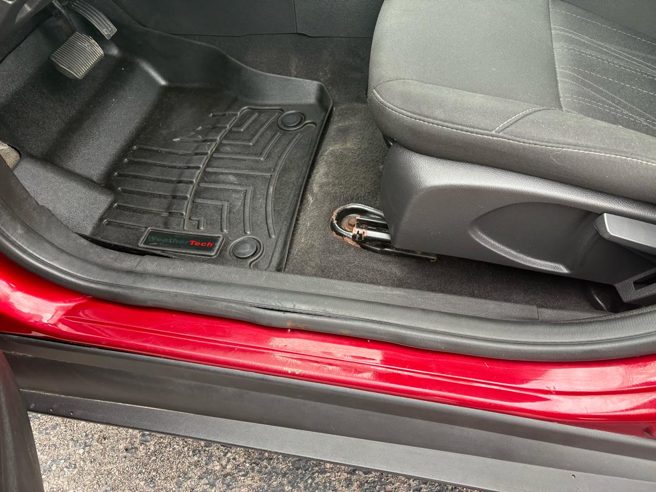 Ford Focus 4dr Sdn SEL 2017