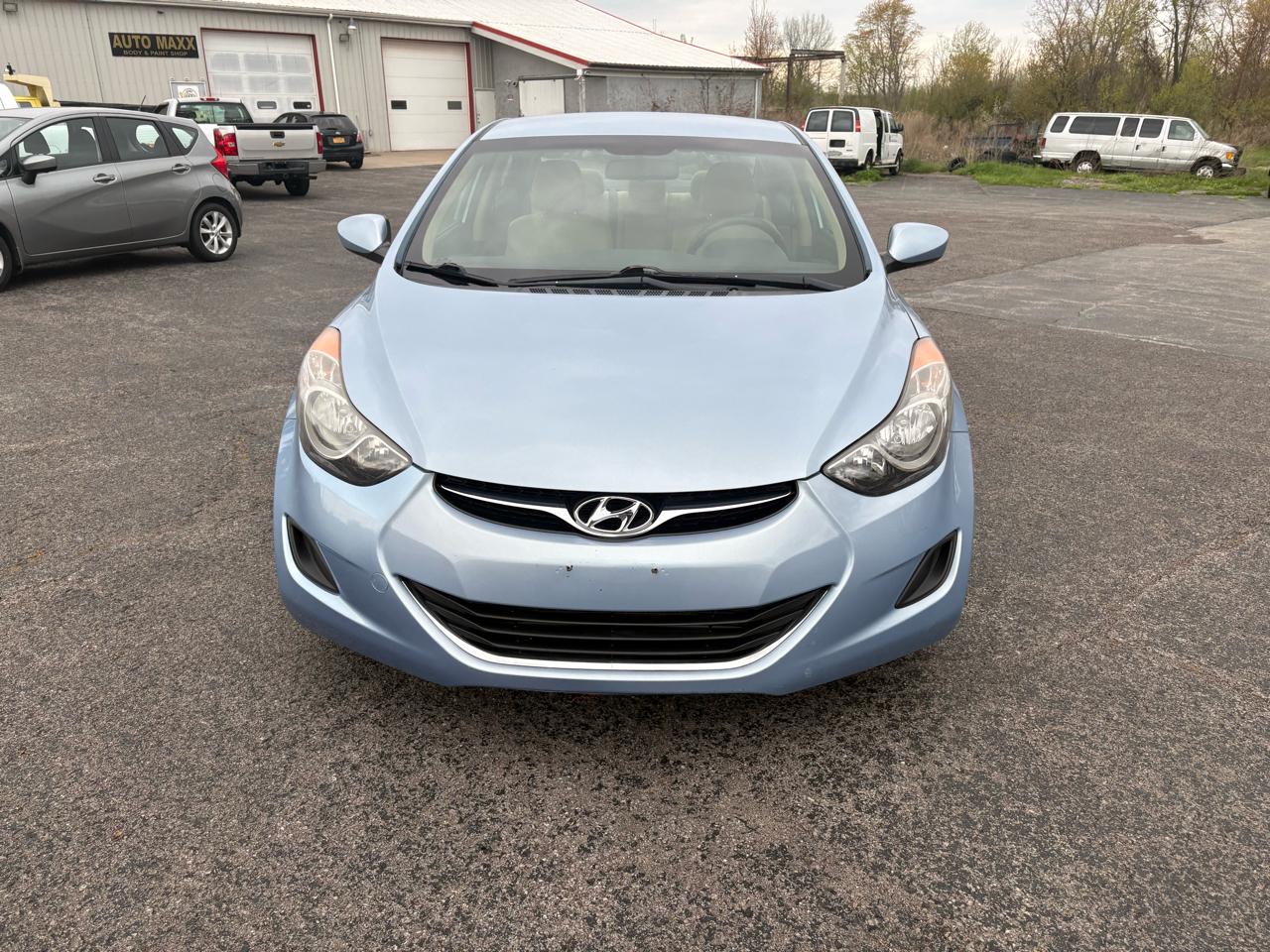 Hyundai Elantra Blue 4D Sedan 2011