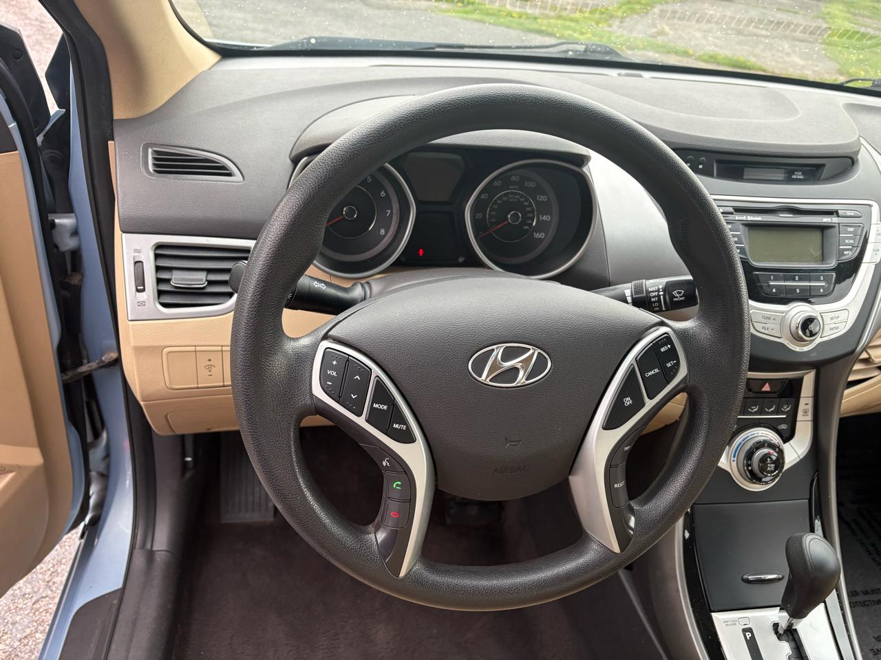 Hyundai Elantra Blue 4D Sedan 2011