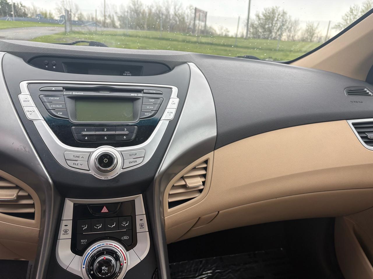 Hyundai Elantra Blue 4D Sedan 2011
