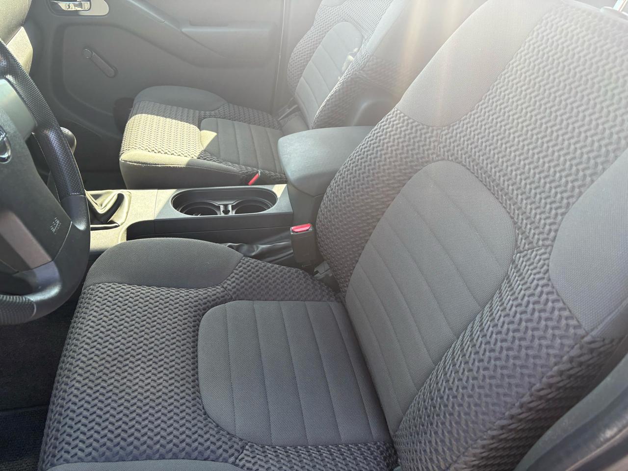 Nissan Frontier LE King Cab 4WD 2010