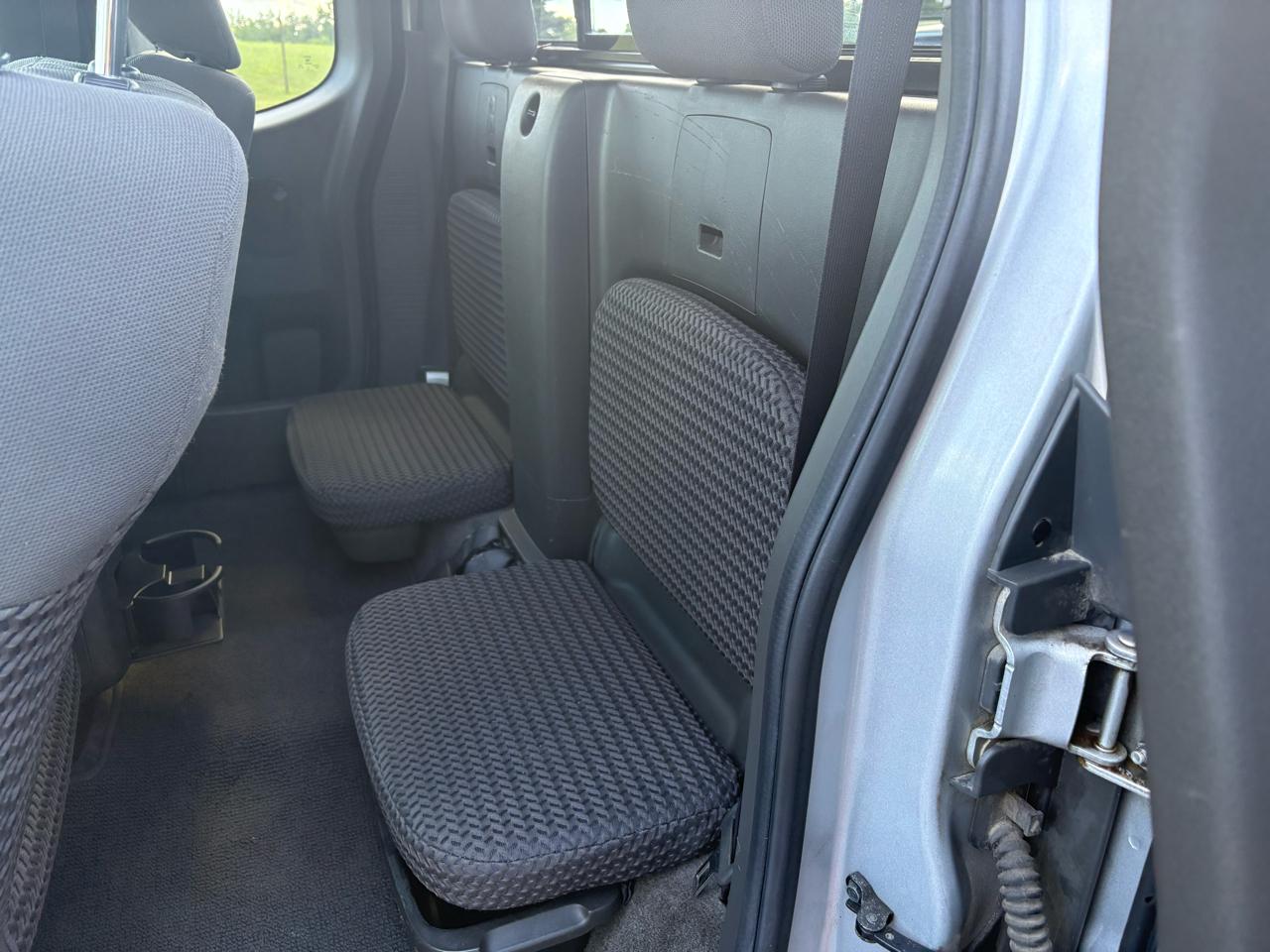 Nissan Frontier LE King Cab 4WD 2010