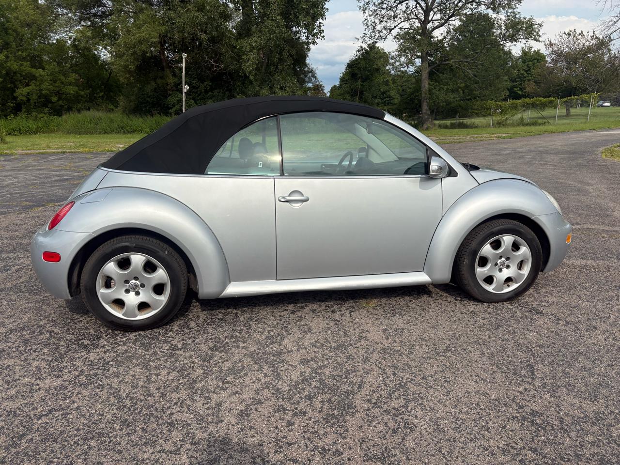 Volkswagen New Beetle GLS 2.0L Convertible 2003