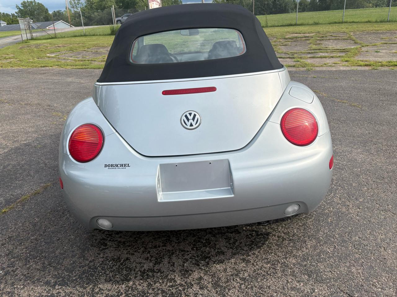 Volkswagen New Beetle GLS 2.0L Convertible 2003