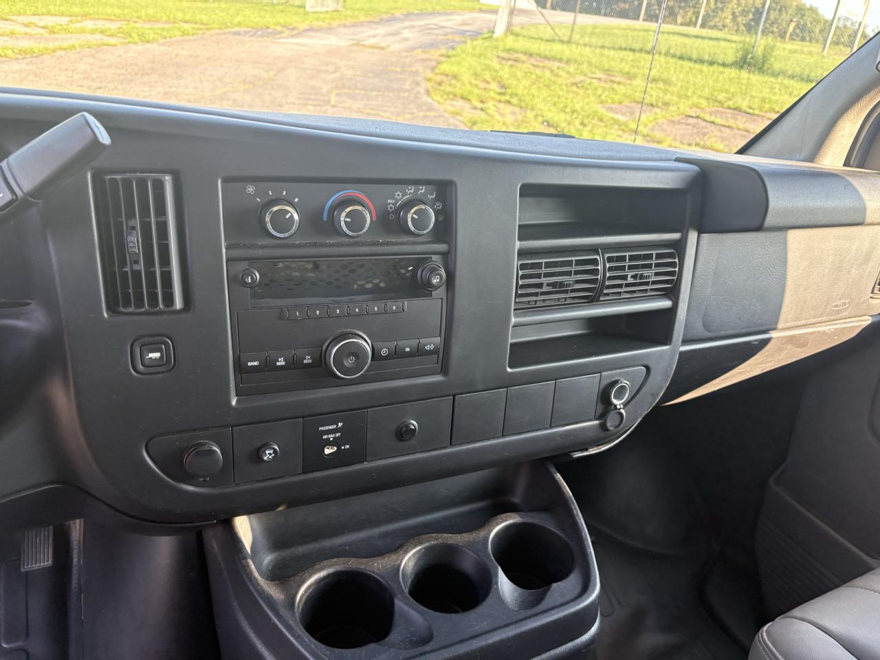 Chevrolet Express 2500 Cargo 2011