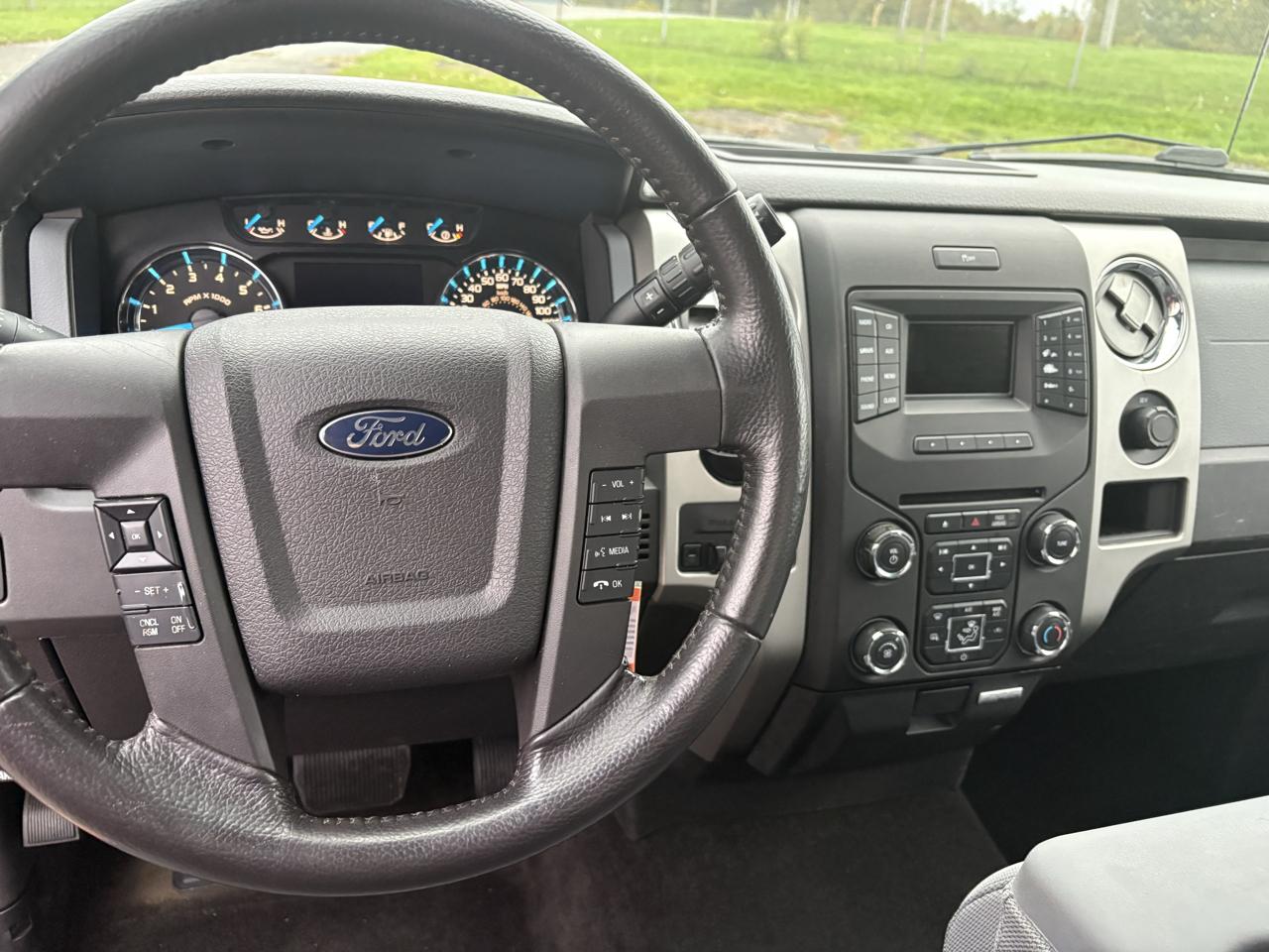 Ford F-150 2WD Reg Cab 145" XLT 2014