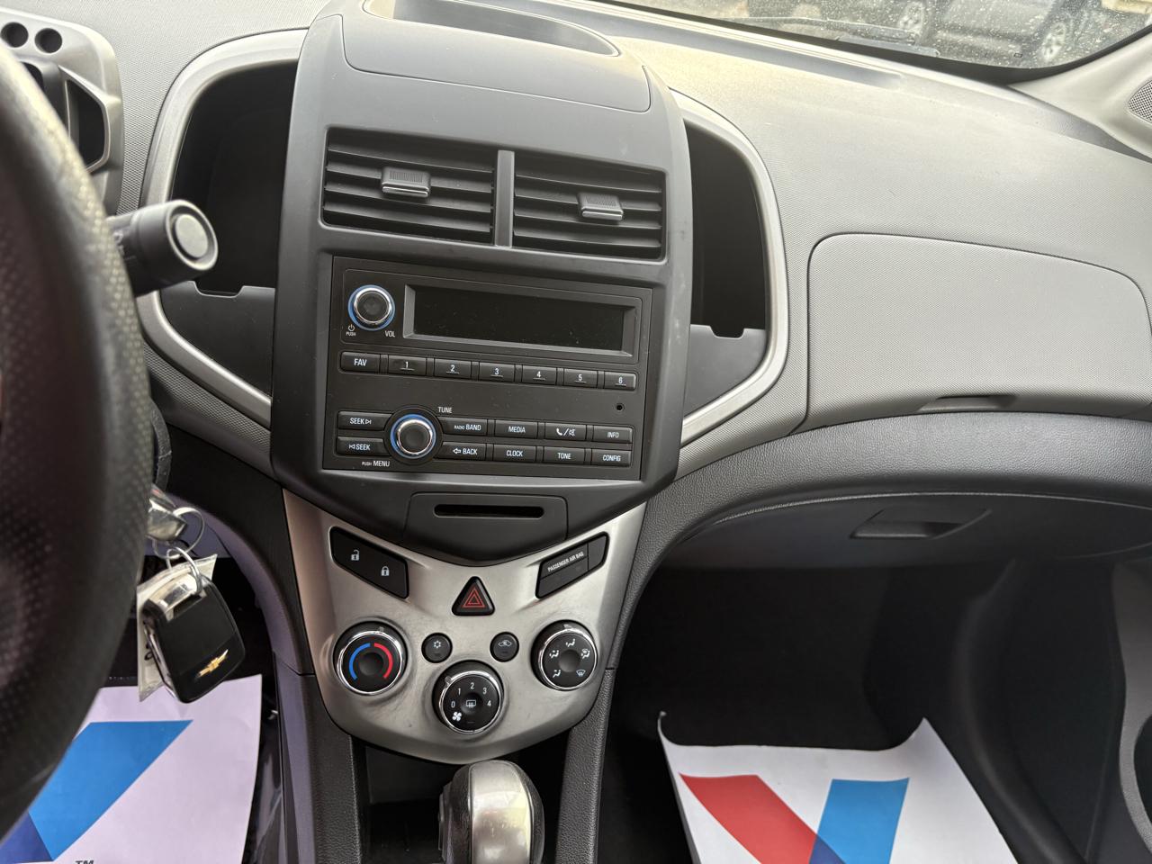 Chevrolet Sonic LS Auto Sedan 2015
