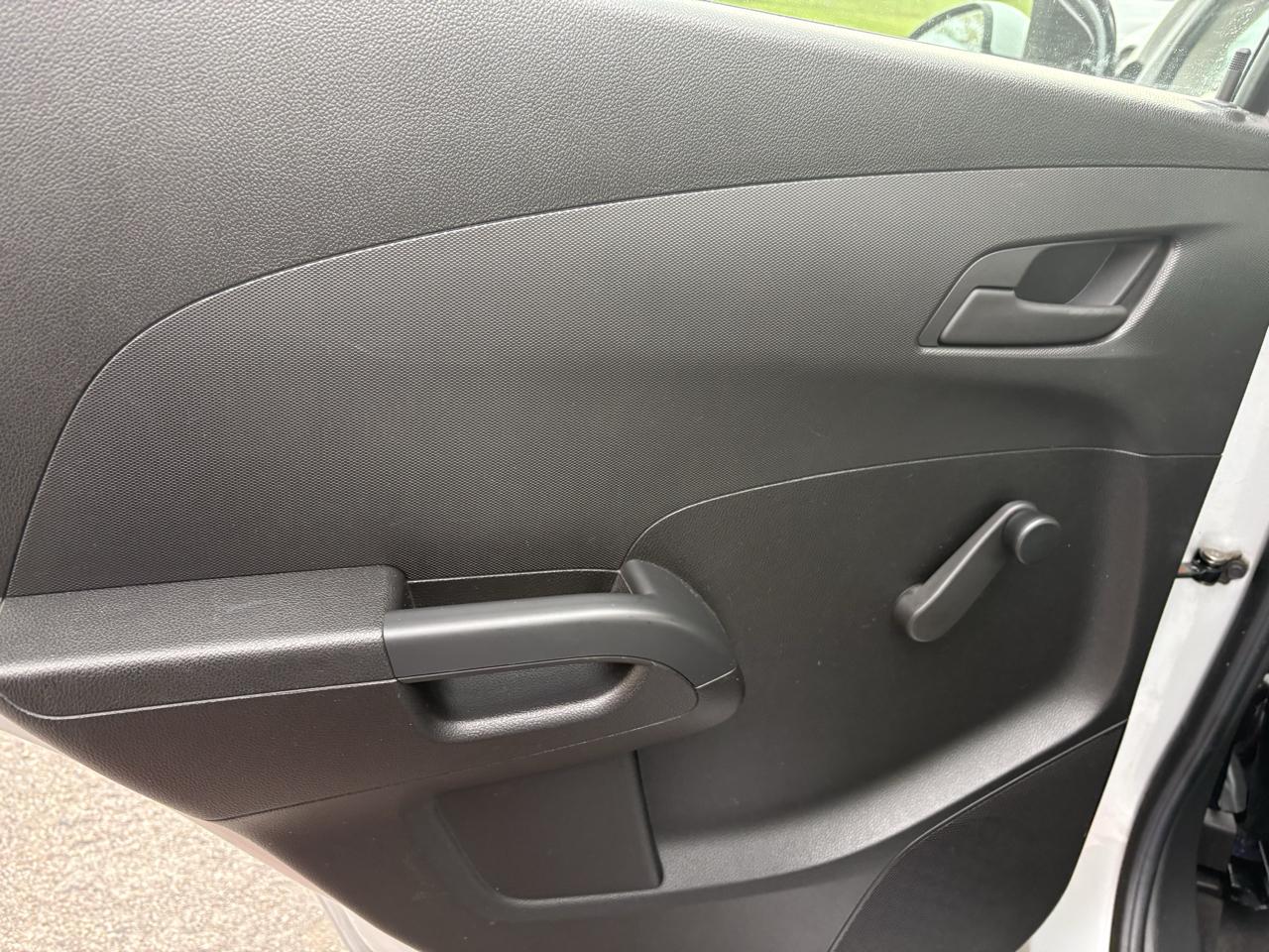 Chevrolet Sonic LS Auto Sedan 2015