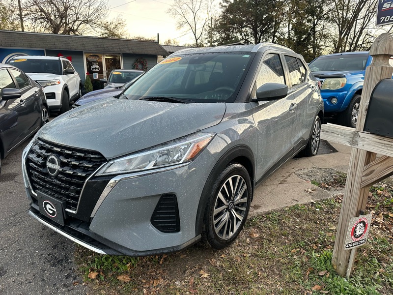 2022 Nissan Kicks SV's photo