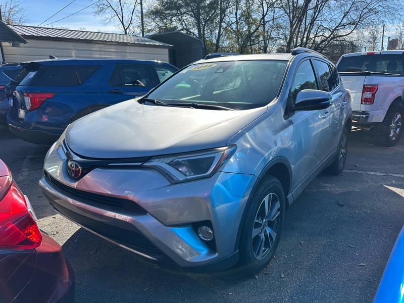 2018 Toyota RAV4 XLE's photo