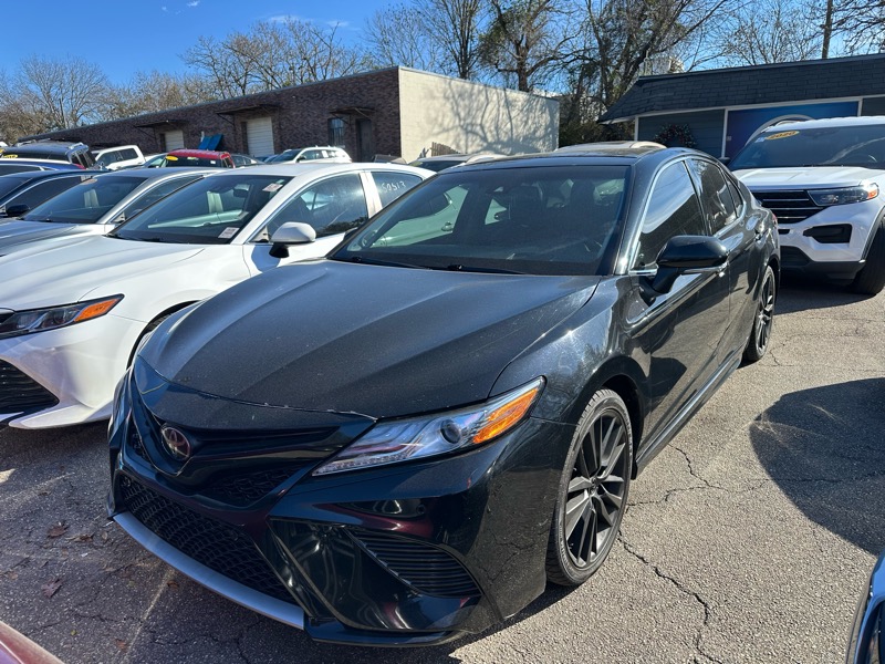 2018 Toyota Camry XSE's photo