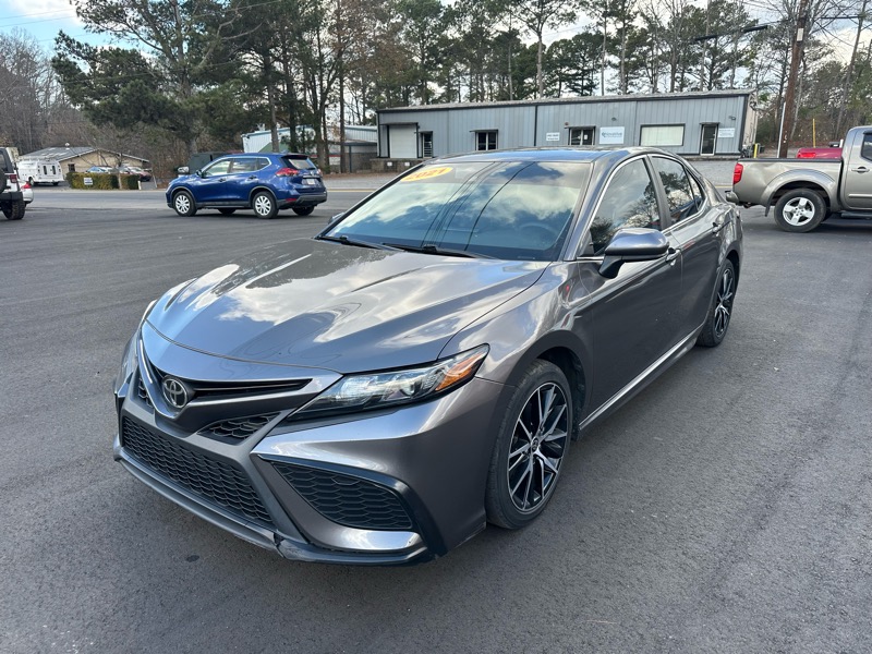 2021 Toyota Camry SE Nightshade's photo