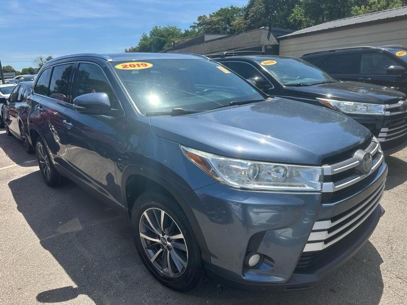 2019 Toyota Highlander XLE 4x2 V6's photo