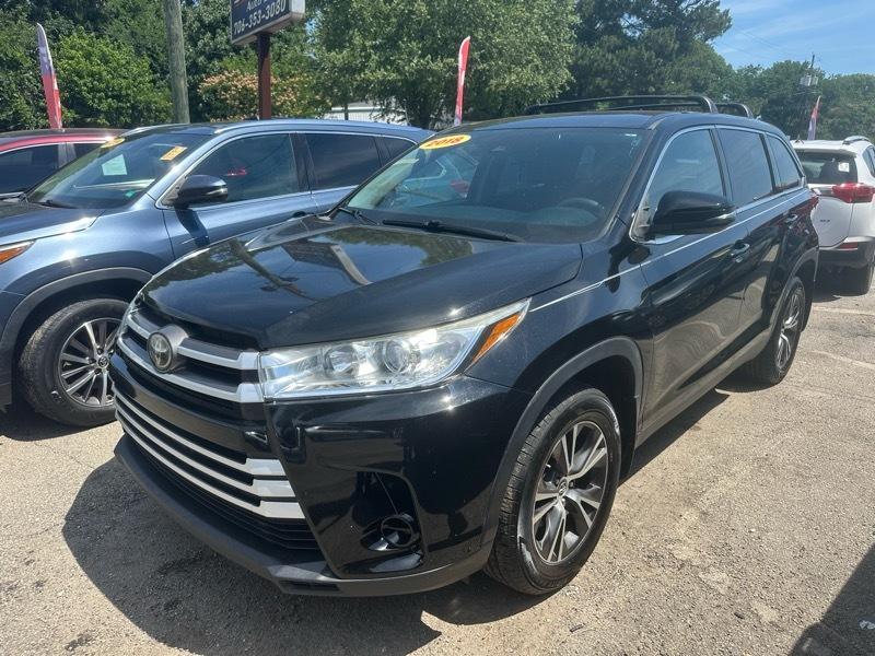 2019 Toyota Highlander LE 4x4 V6's photo