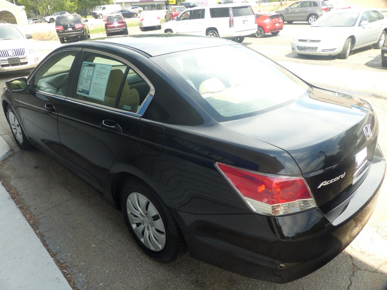 Honda Accord LX sedan AT 2009