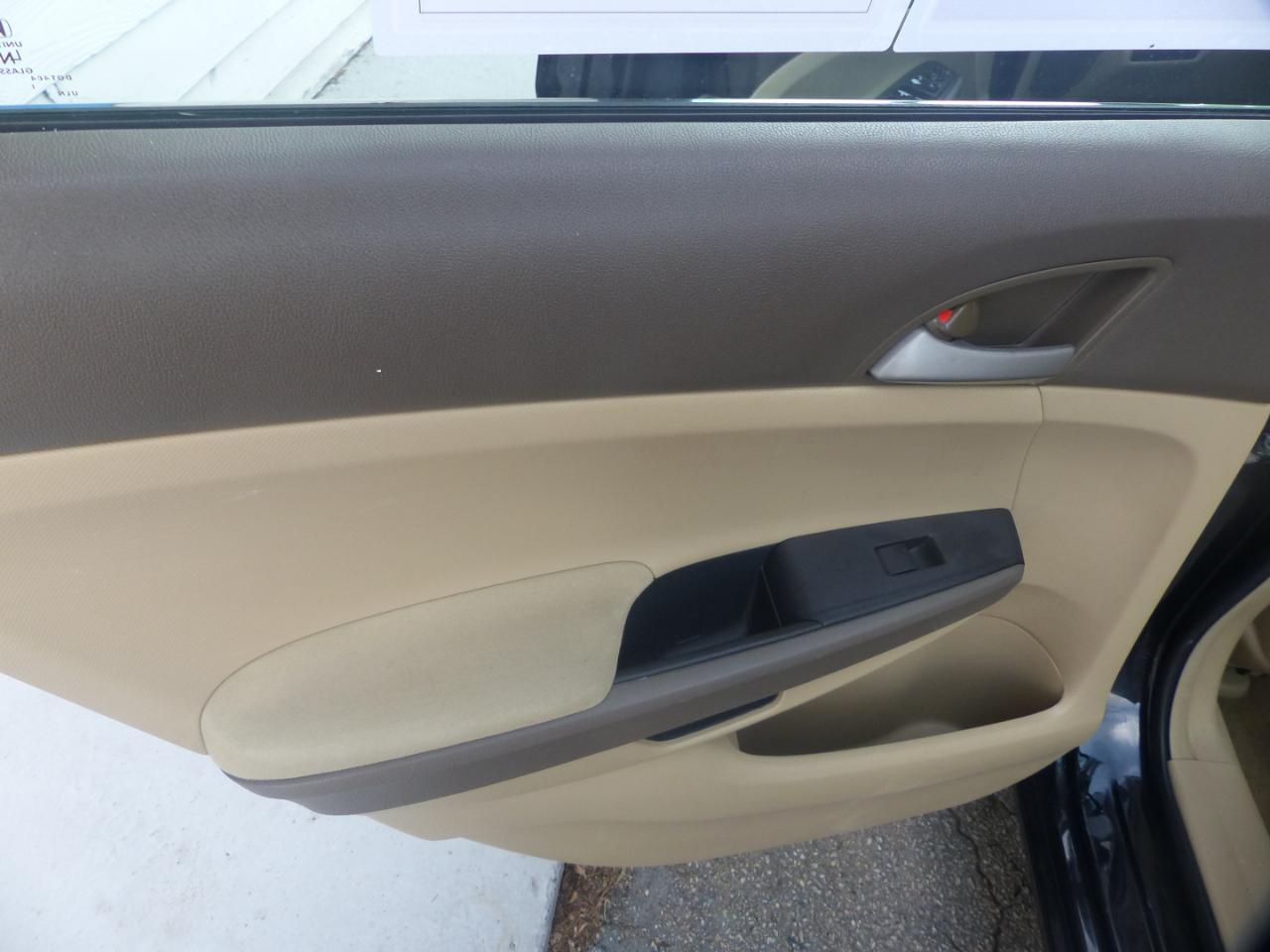 Honda Accord LX sedan AT 2009