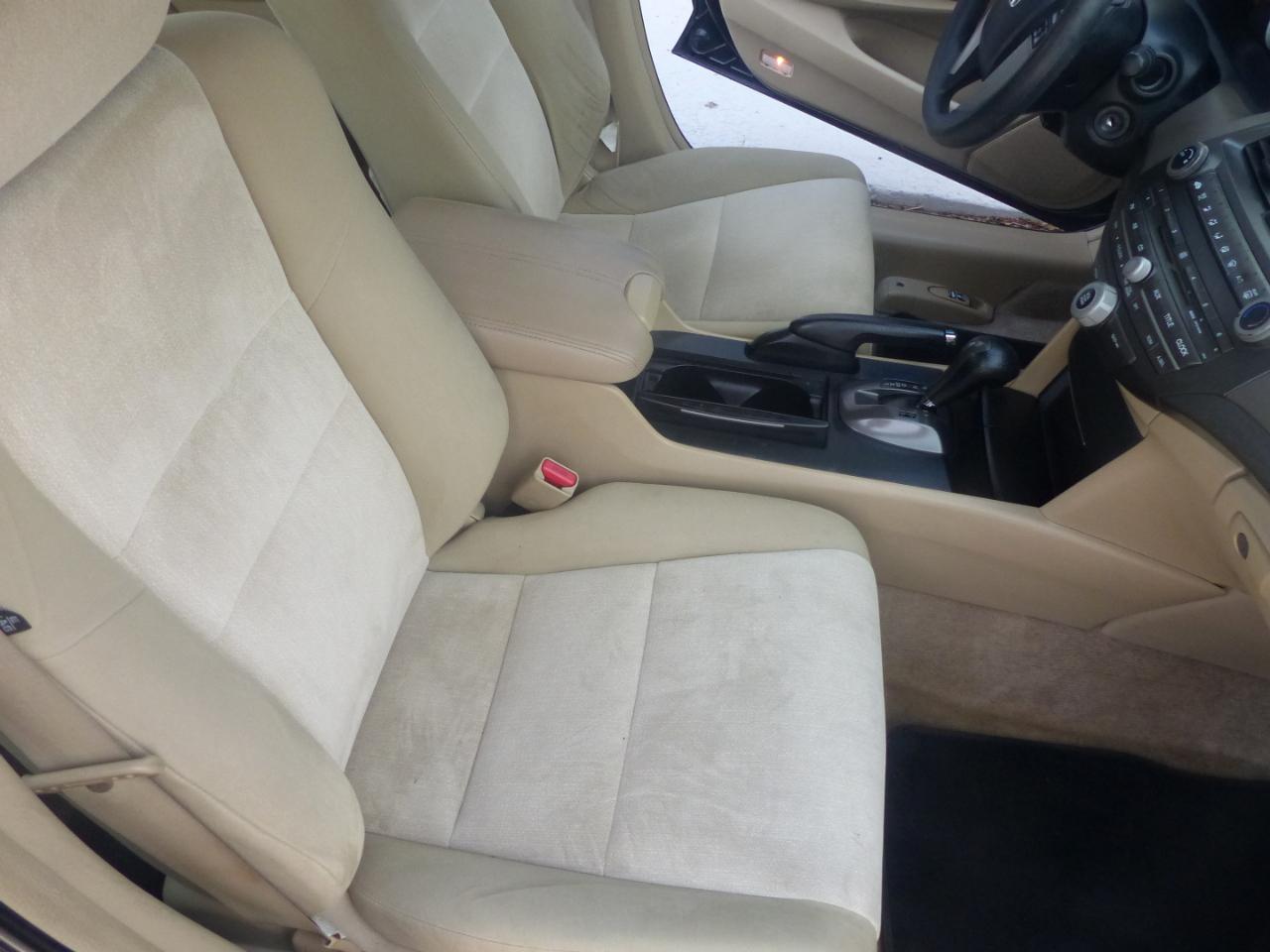 Honda Accord LX sedan AT 2009