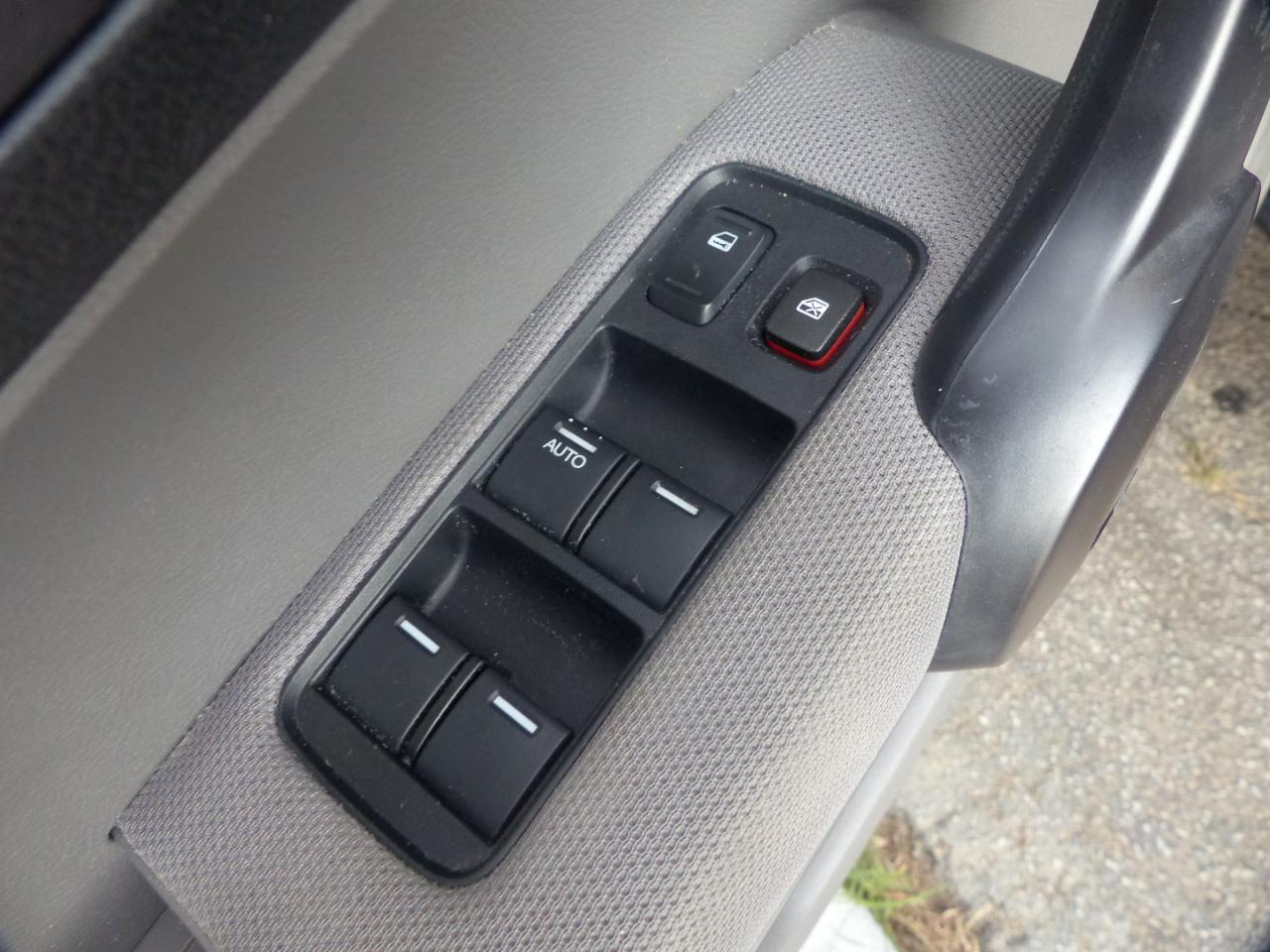Honda CR-V LX 2WD 5-Speed AT 2009