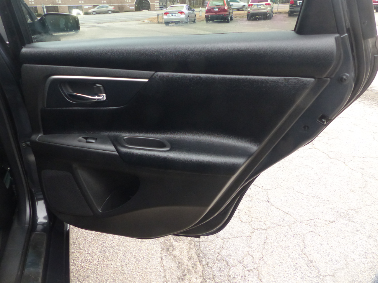 Nissan Altima 2.5 S 2013