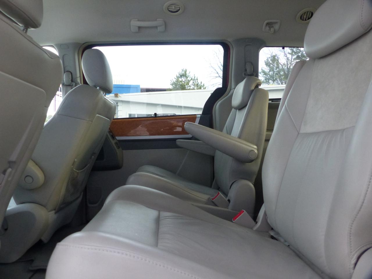 Chrysler Town & Country Limited 2010