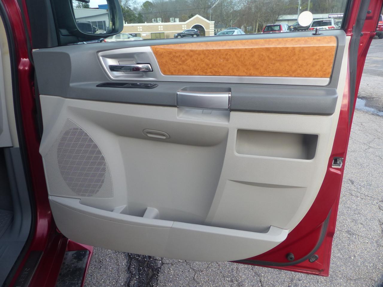 Chrysler Town & Country Limited 2010