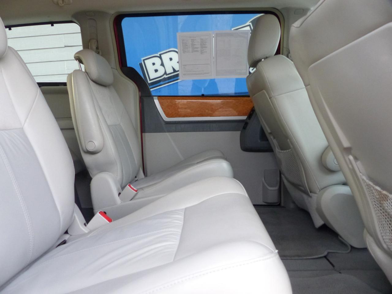 Chrysler Town & Country Limited 2010