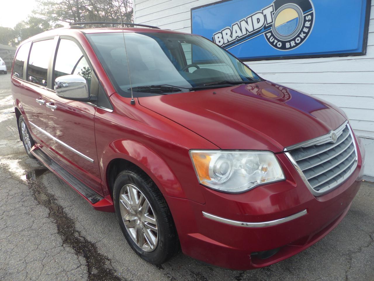 Chrysler Town & Country Limited 2010