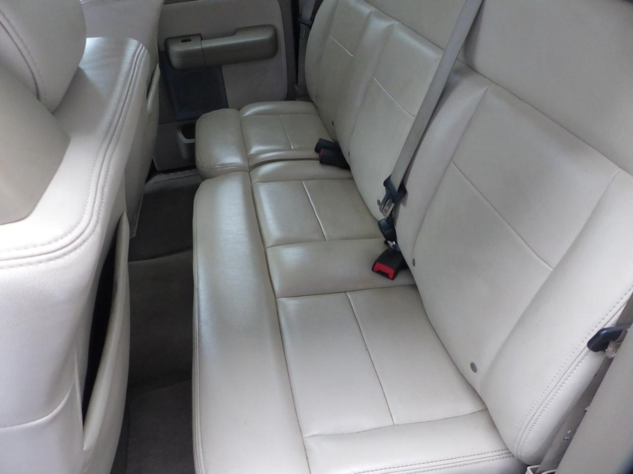 Ford F-150 Lariat SuperCab 5.5-ft Box 2WD 2004