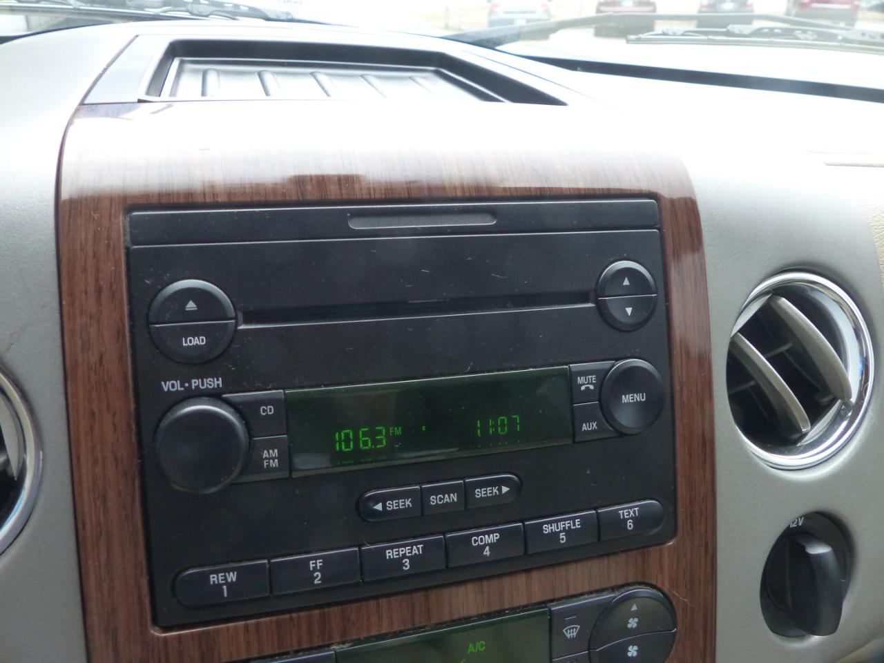 Ford F-150 Lariat SuperCab 5.5-ft Box 2WD 2004