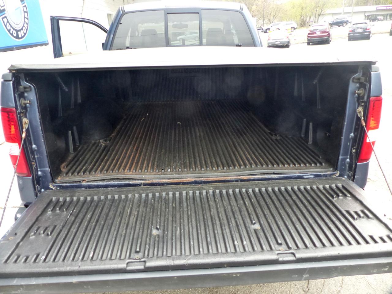 Ford F-150 Lariat SuperCab 5.5-ft Box 2WD 2004