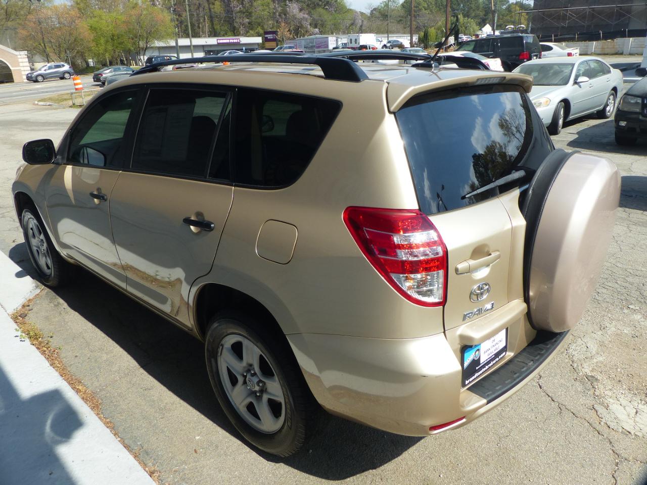 Toyota RAV4 Base I4 2WD 2011