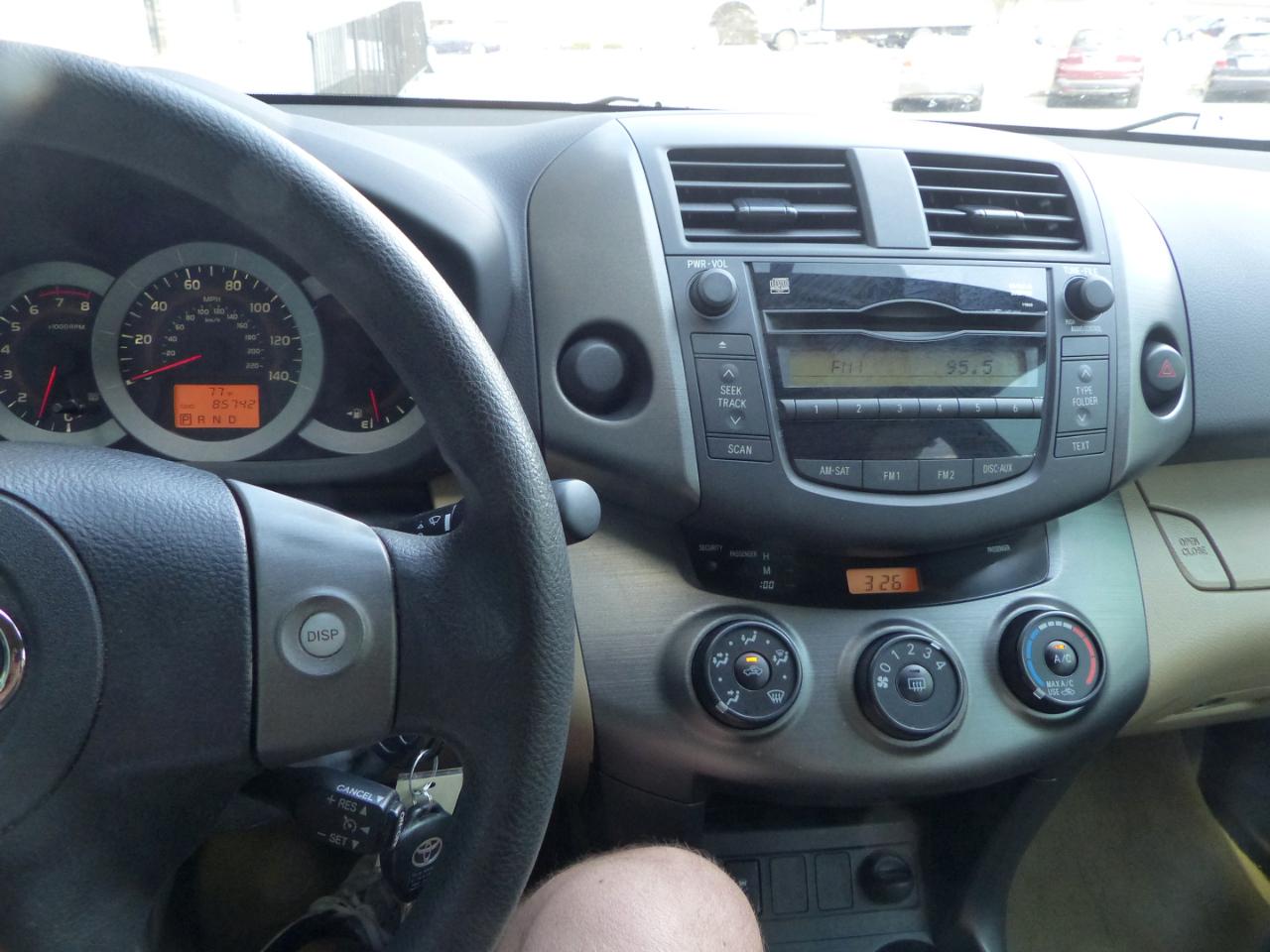 Toyota RAV4 Base I4 2WD 2011