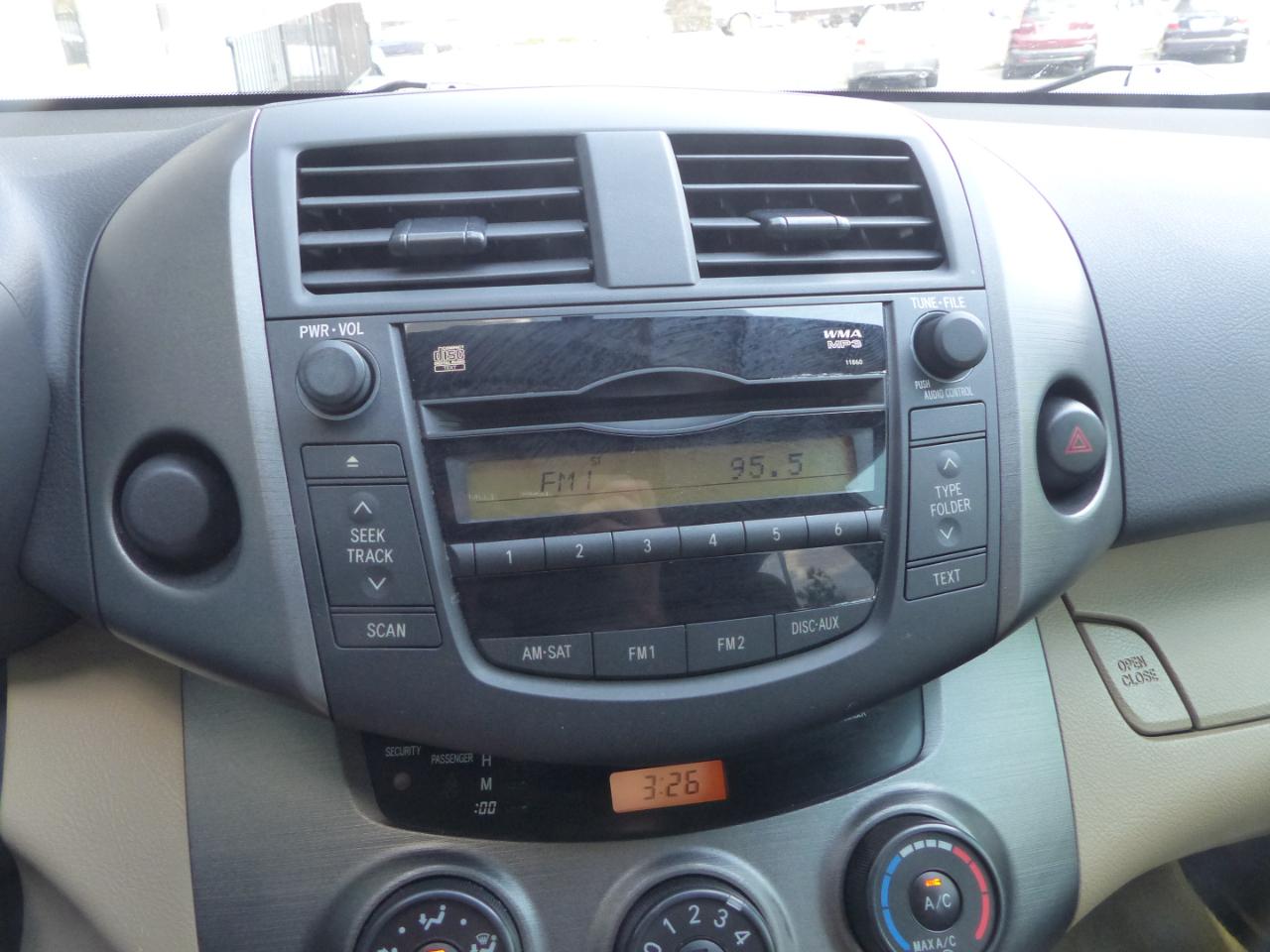 Toyota RAV4 Base I4 2WD 2011