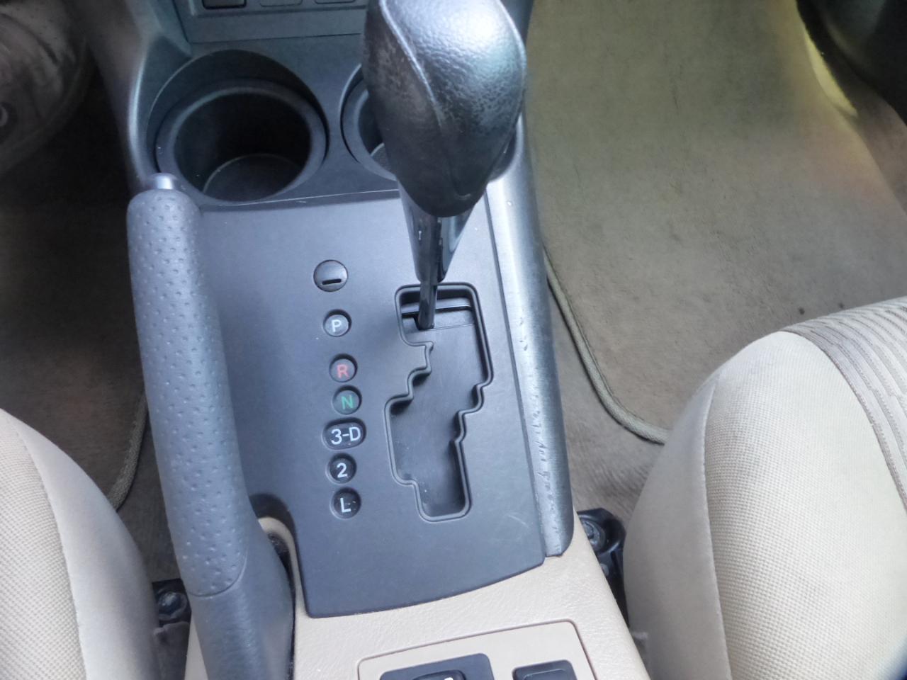 Toyota RAV4 Base I4 2WD 2011