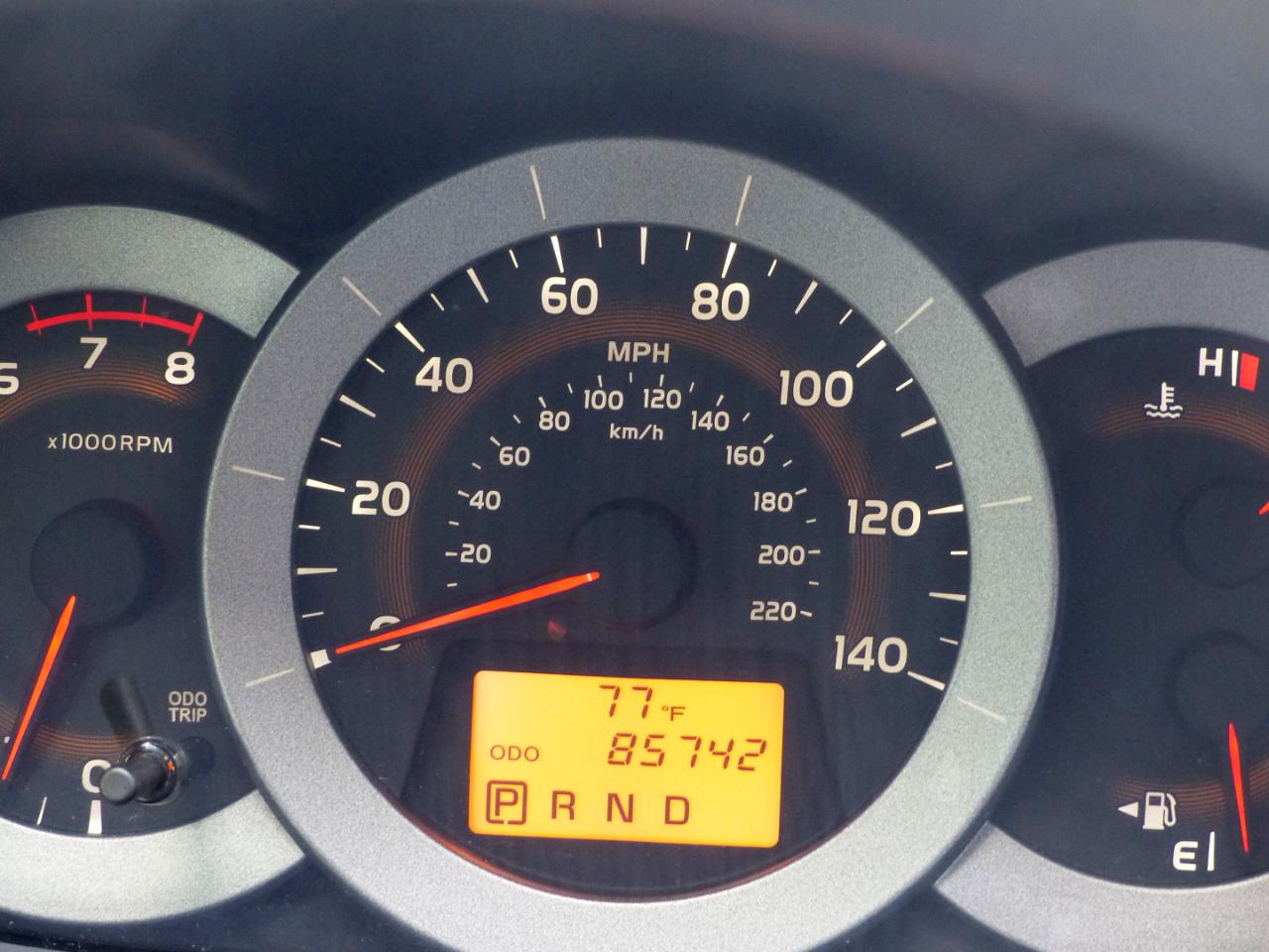 Toyota RAV4 Base I4 2WD 2011