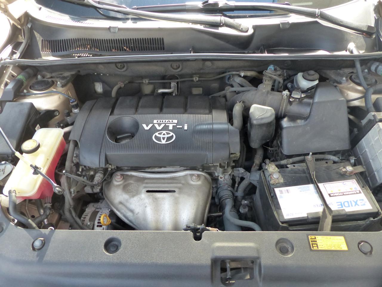 Toyota RAV4 Base I4 2WD 2011