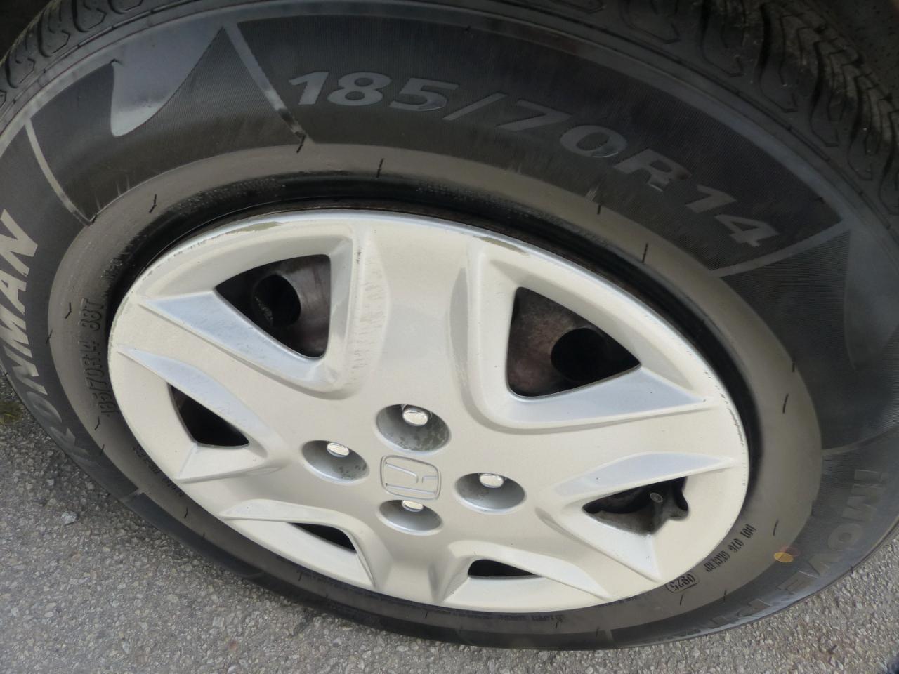 Honda Civic LX Sedan 4-spd AT 2003