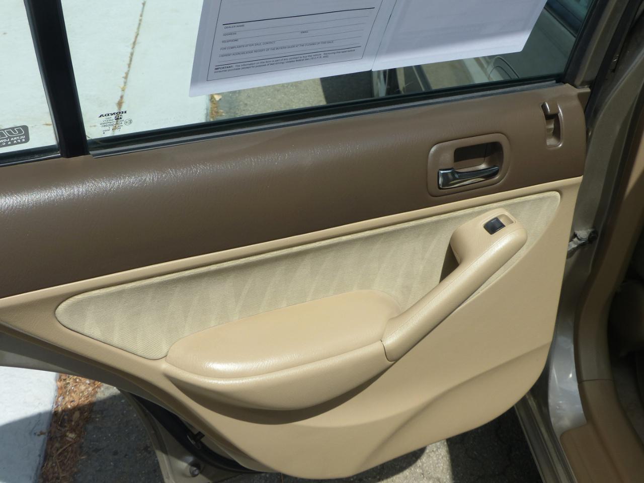 Honda Civic LX Sedan 4-spd AT 2003