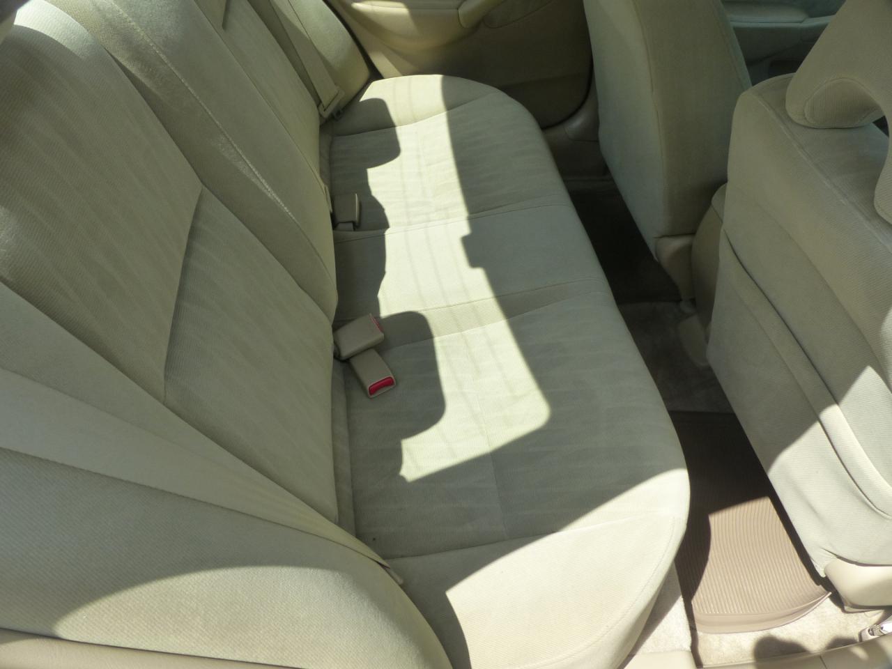 Honda Civic LX Sedan 4-spd AT 2003