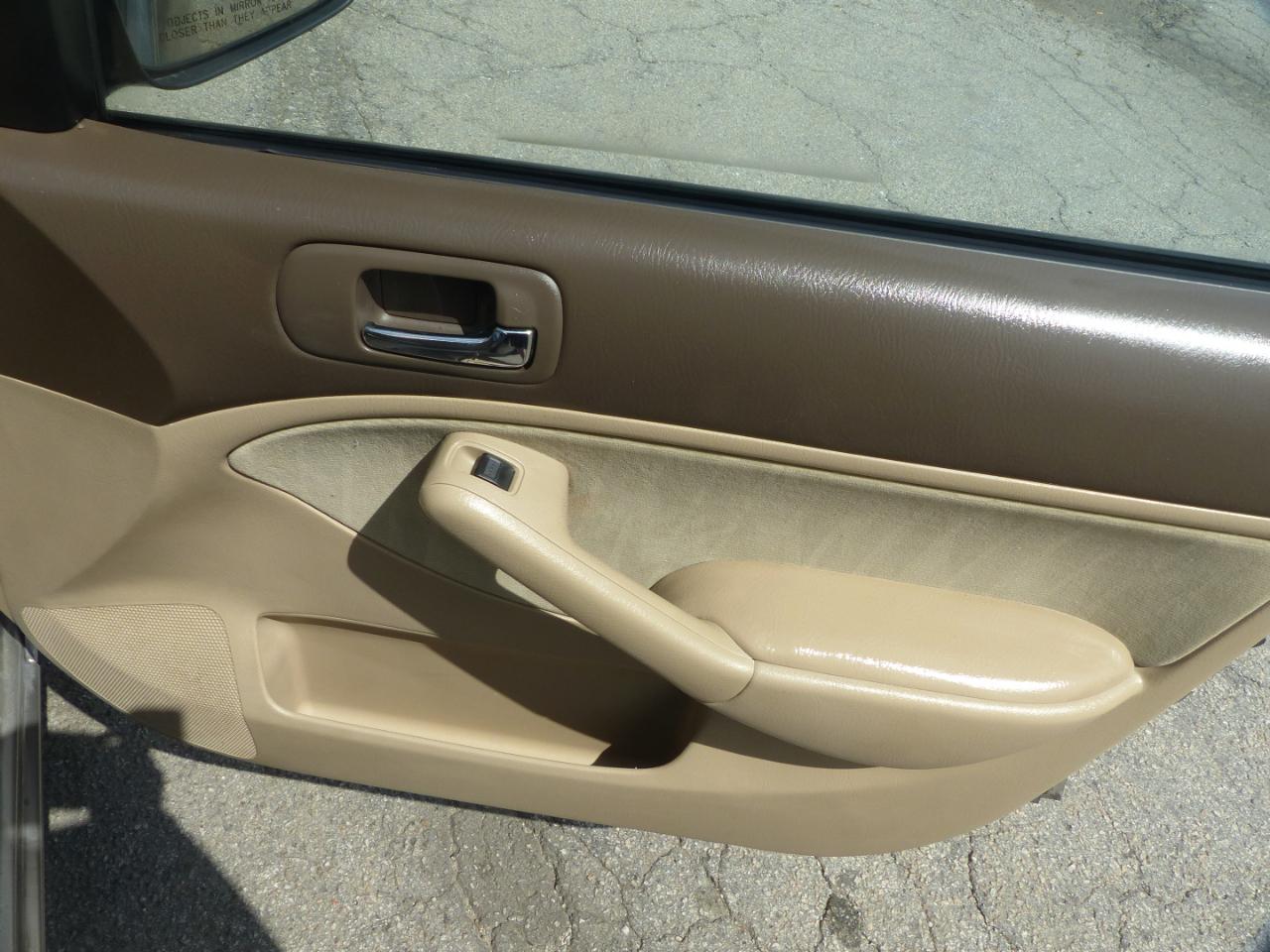 Honda Civic LX Sedan 4-spd AT 2003