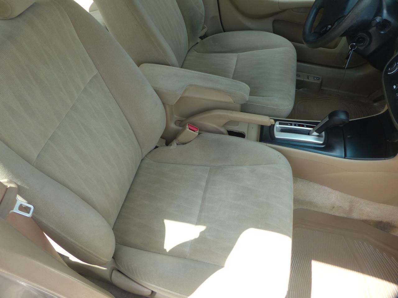 Honda Civic LX Sedan 4-spd AT 2003