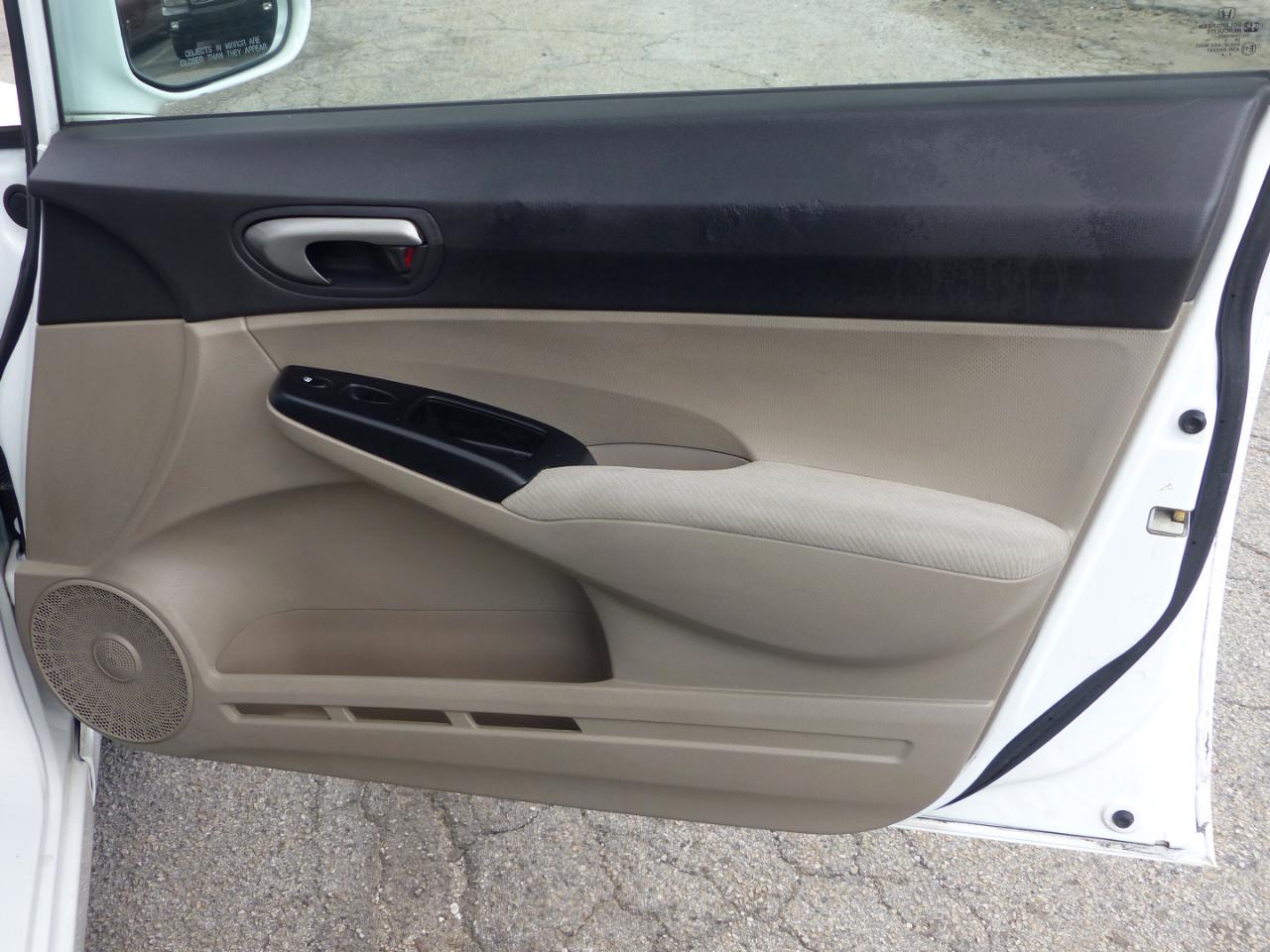 Honda Civic LX Sedan 5-Speed AT 2009