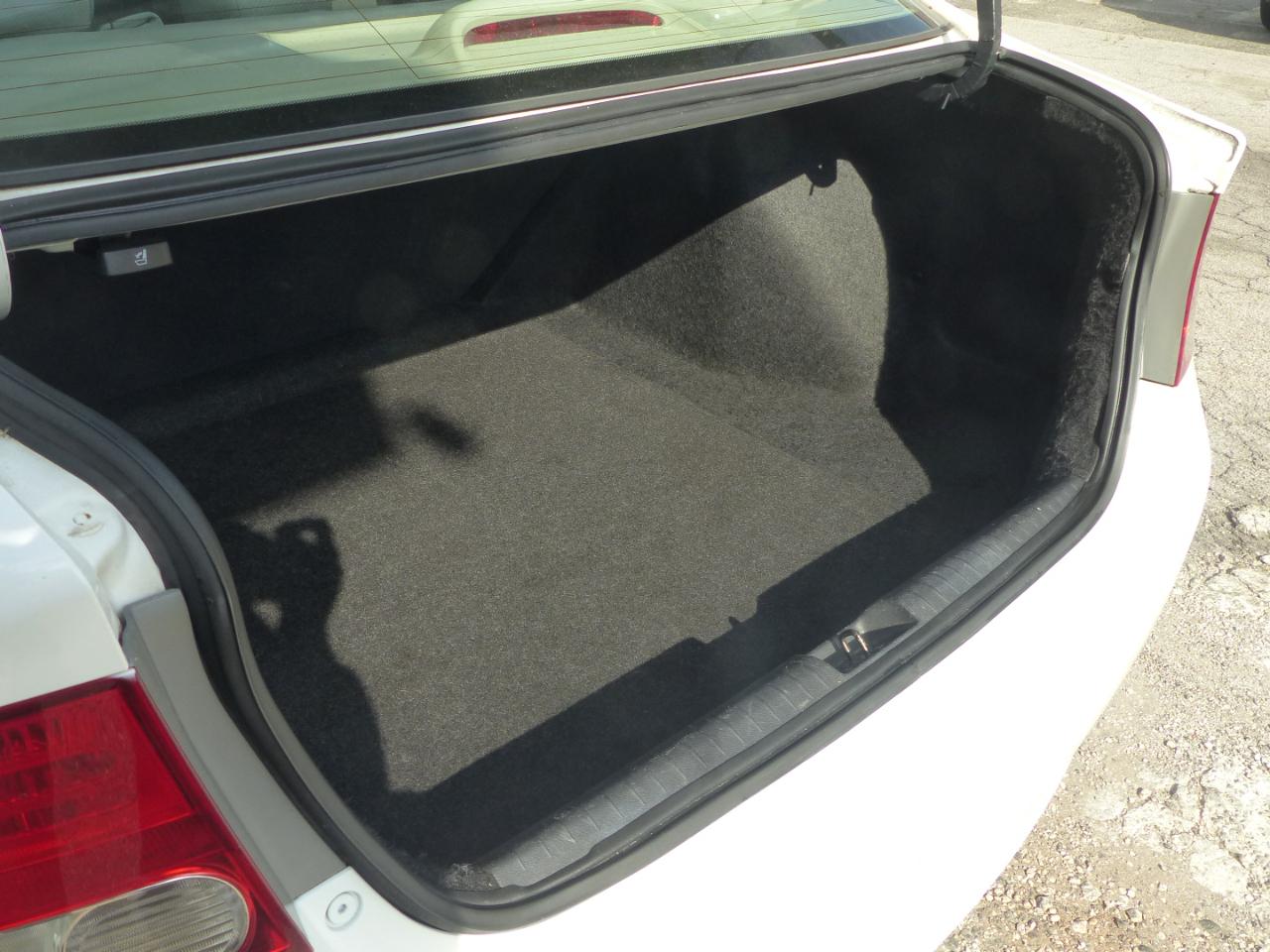 Honda Civic LX Sedan 5-Speed AT 2009