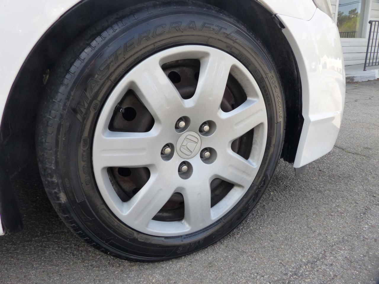 Honda Civic LX Sedan 5-Speed AT 2009