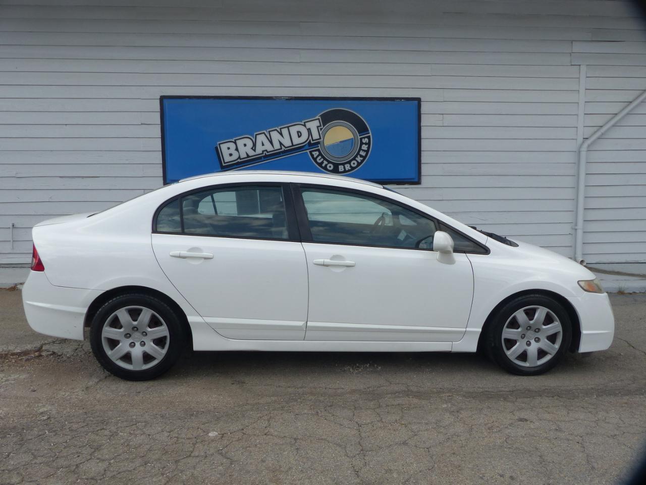 Honda Civic LX Sedan 5-Speed AT 2009